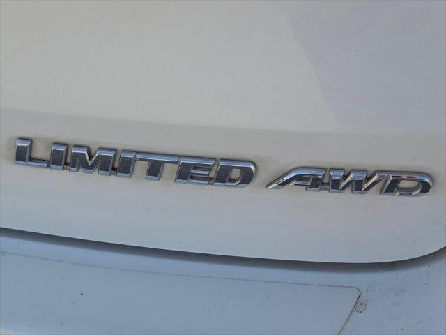 Certified Used 2018 BLIZZARD PEARL Toyota  image 28