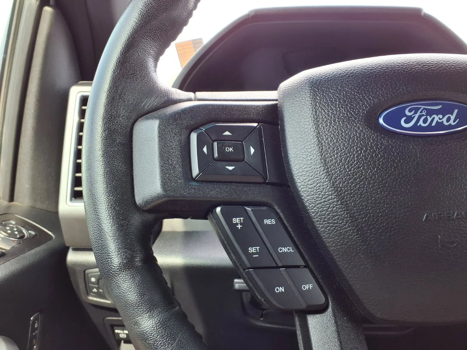 Used 2018 White Ford  image 11