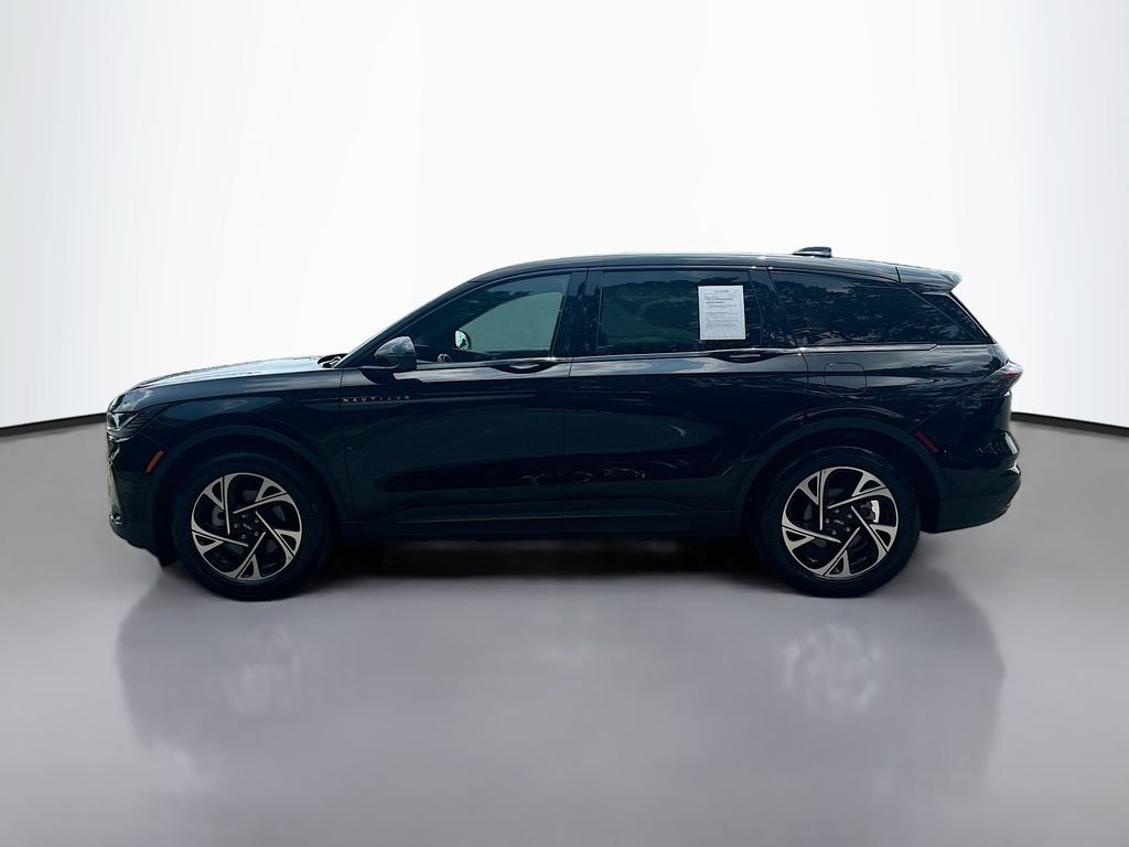 Used 2024 Infinite Black Metallic Clearcoat Lincoln Premiere image 4