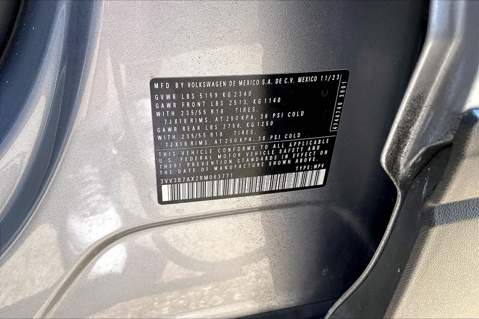 Used 2024 Pyrite Silver Metallic Volkswagen SE image 35