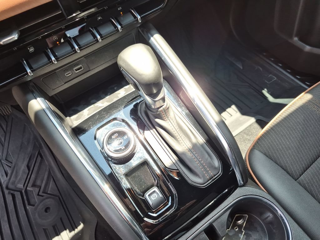 Used 2025 Onyx Black GMC AT4 image 31