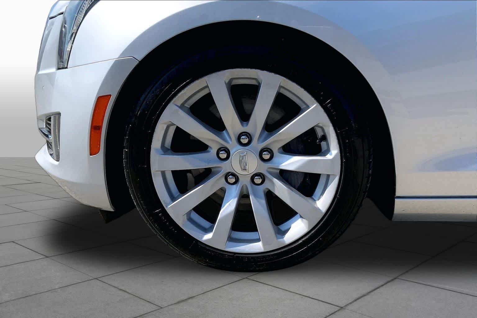 Used 2018 Radiant Silver Metallic Cadillac Premium Luxury RWD image 10