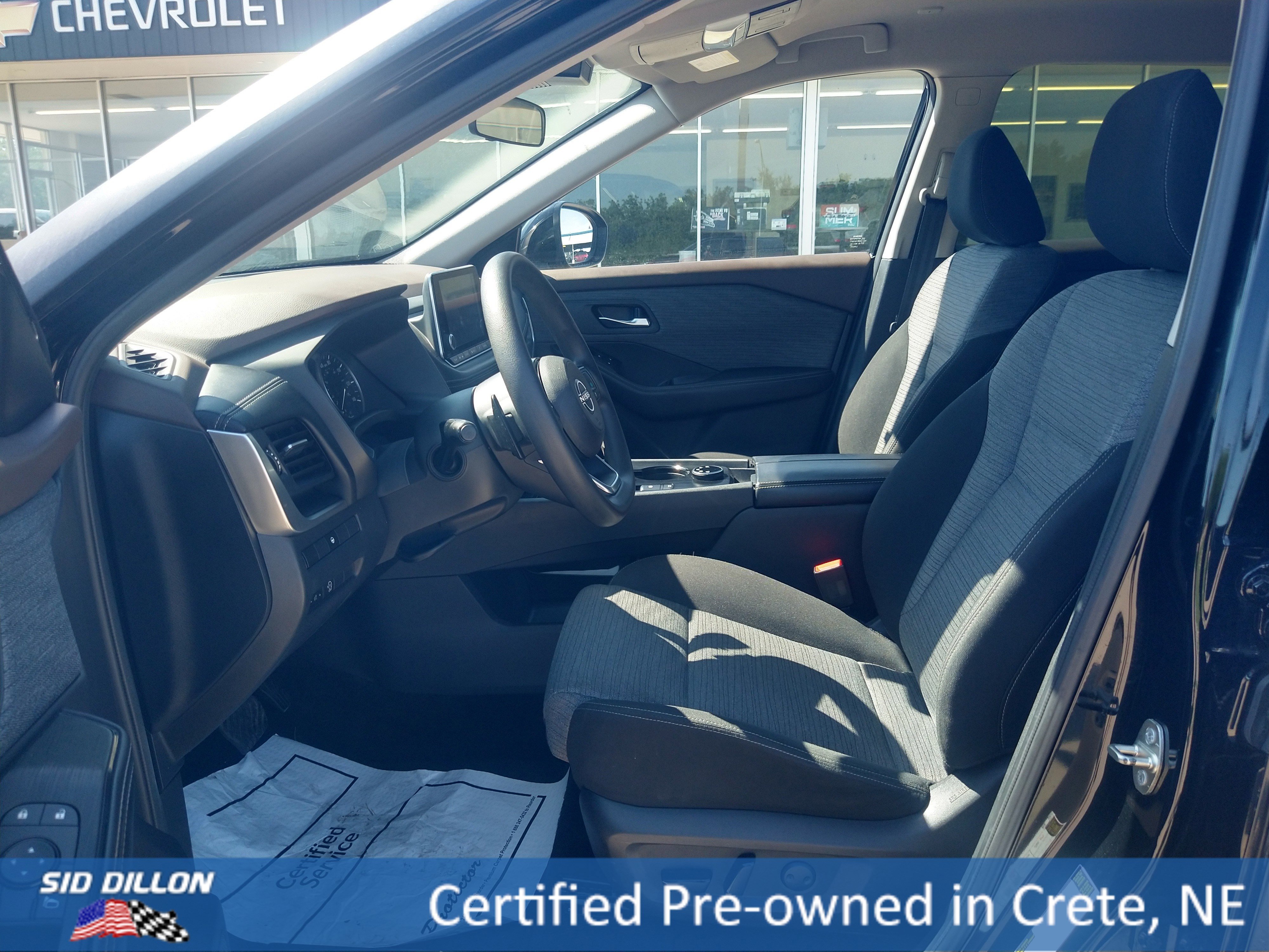 Used 2023 Super Black Nissan SV image 3