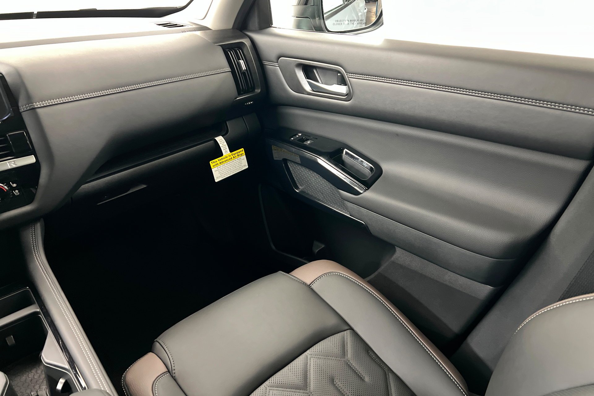 2026 Nissan Pathfinder Platinum - Photo 11