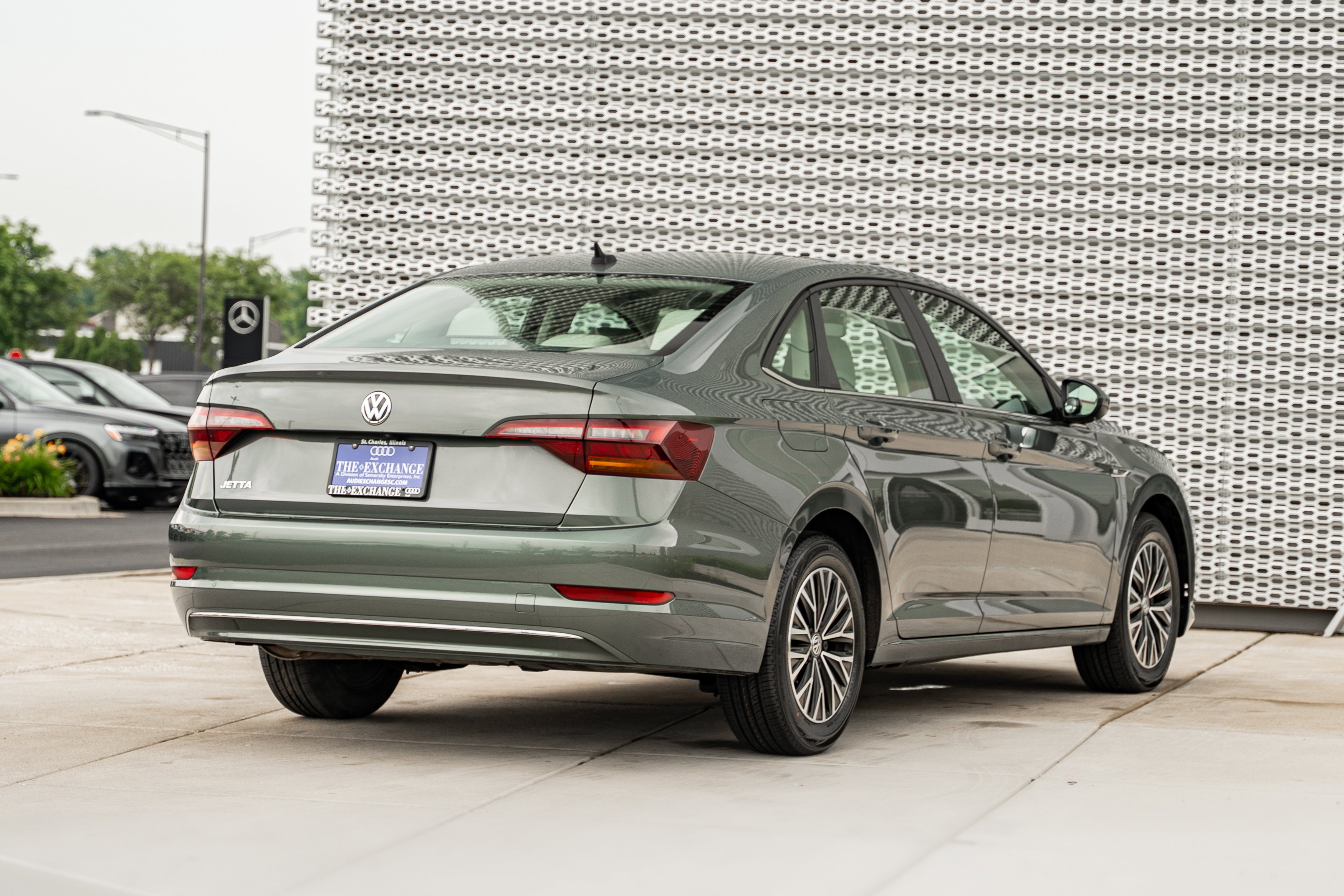 Used 2019 Sage Green Metallic Volkswagen SEL image 4