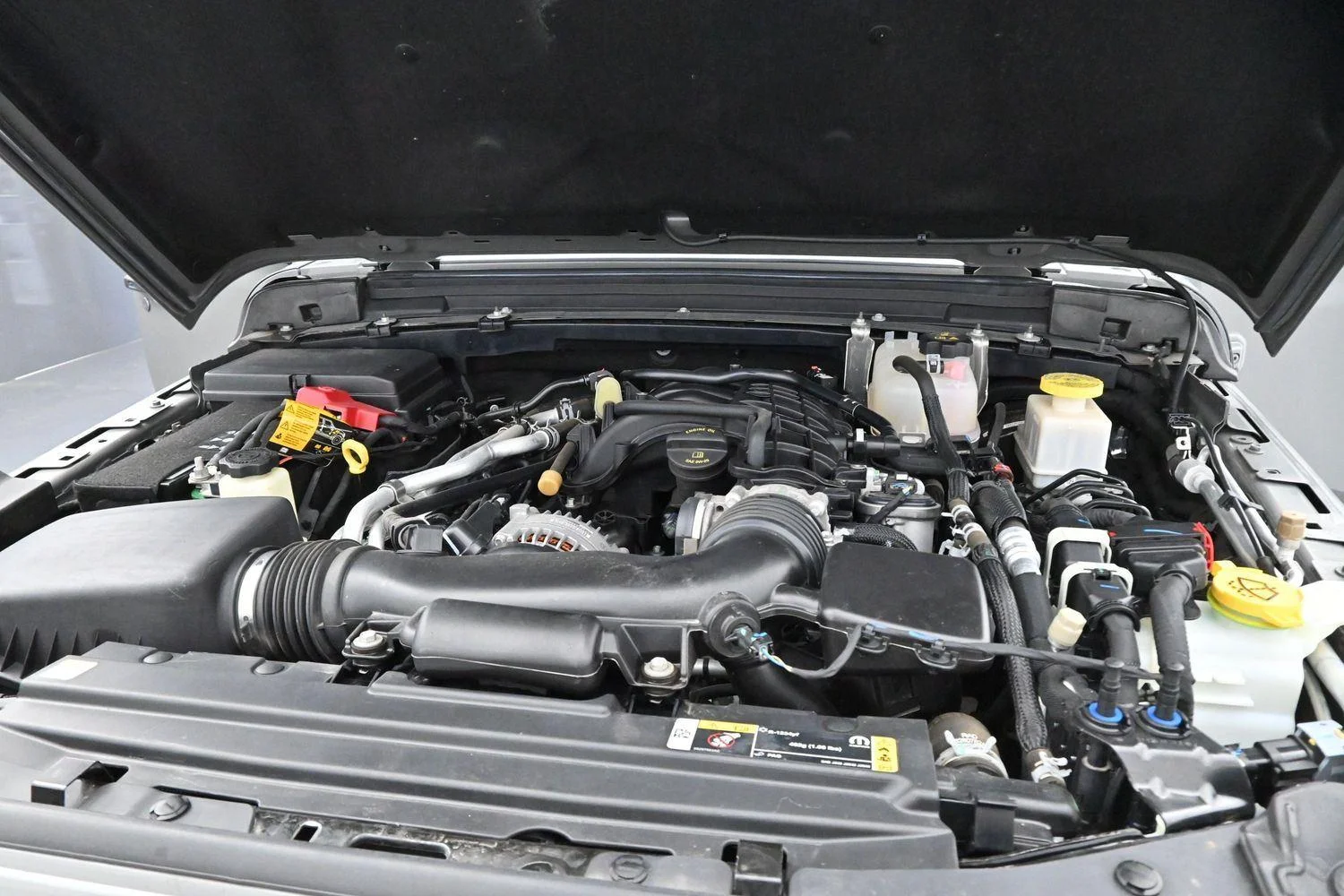Used 2022 Sting-Gray Clearcoat Jeep Overland image 31