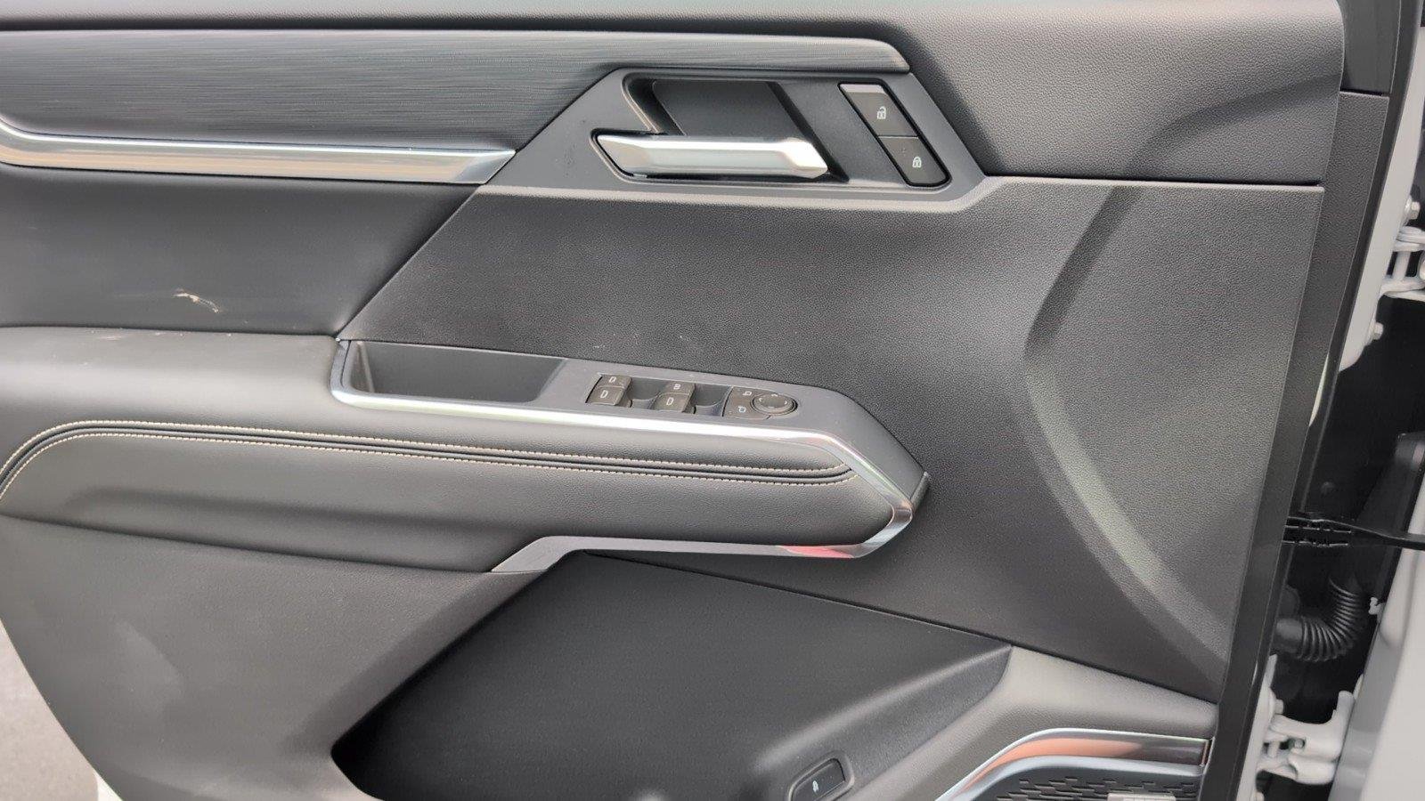 New 2026 Summit White GMC Elevation image 20
