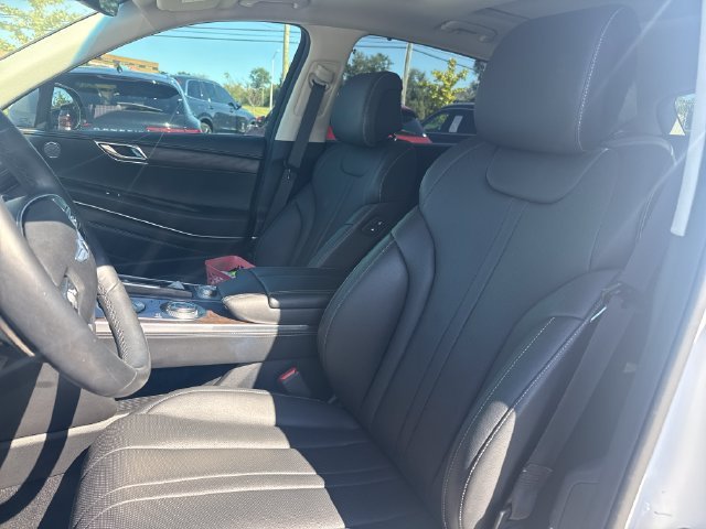 Used 2021 White Genesis 2.5T image 13