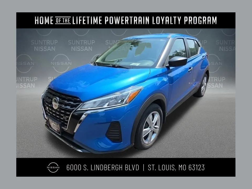 Used 2023 Blue Nissan S image 1