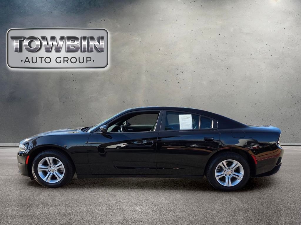 Used 2023 Black Dodge SXT image 7