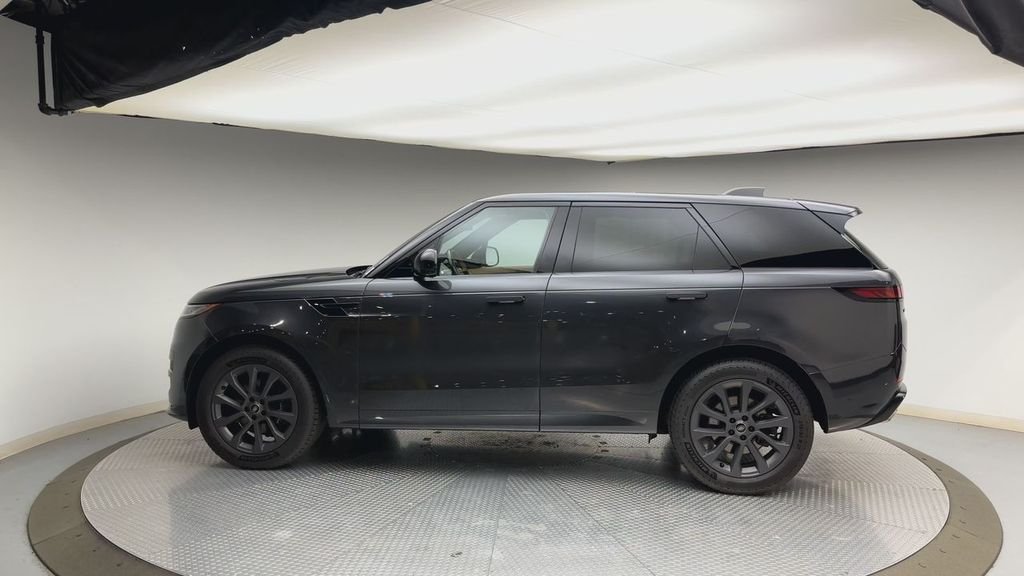 Used 2023 Carpathian Gray Premium Metallic Land Rover SE Dynamic image 5