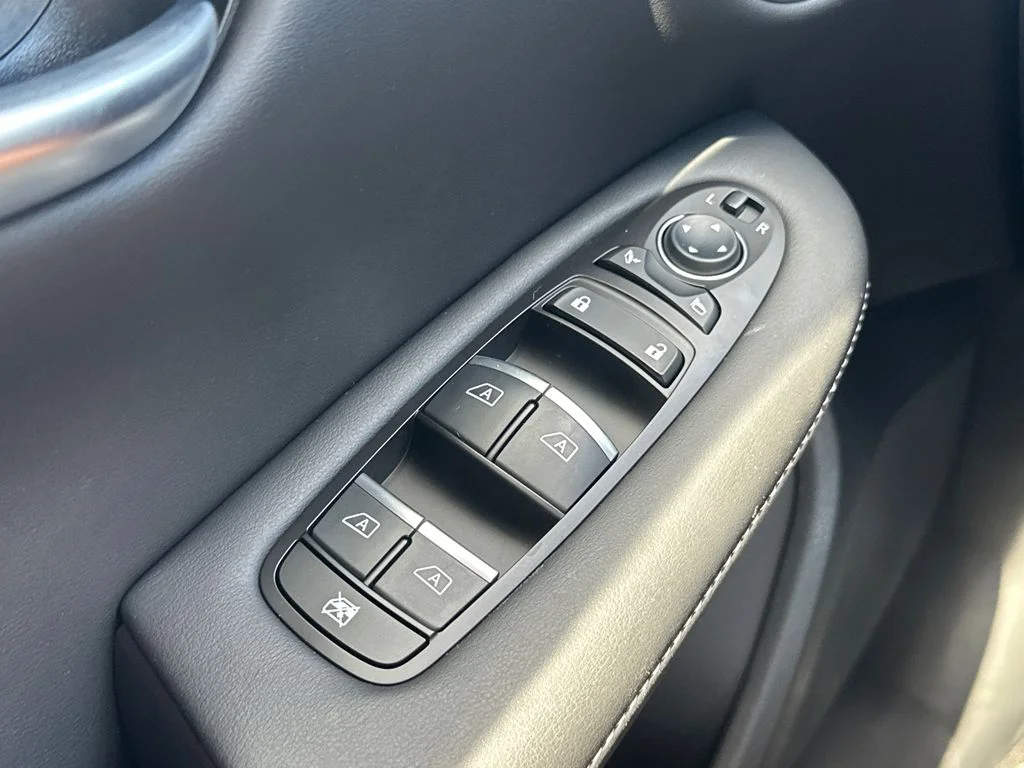 Certified Used 2024 Blue INFINITI LUXE image 31