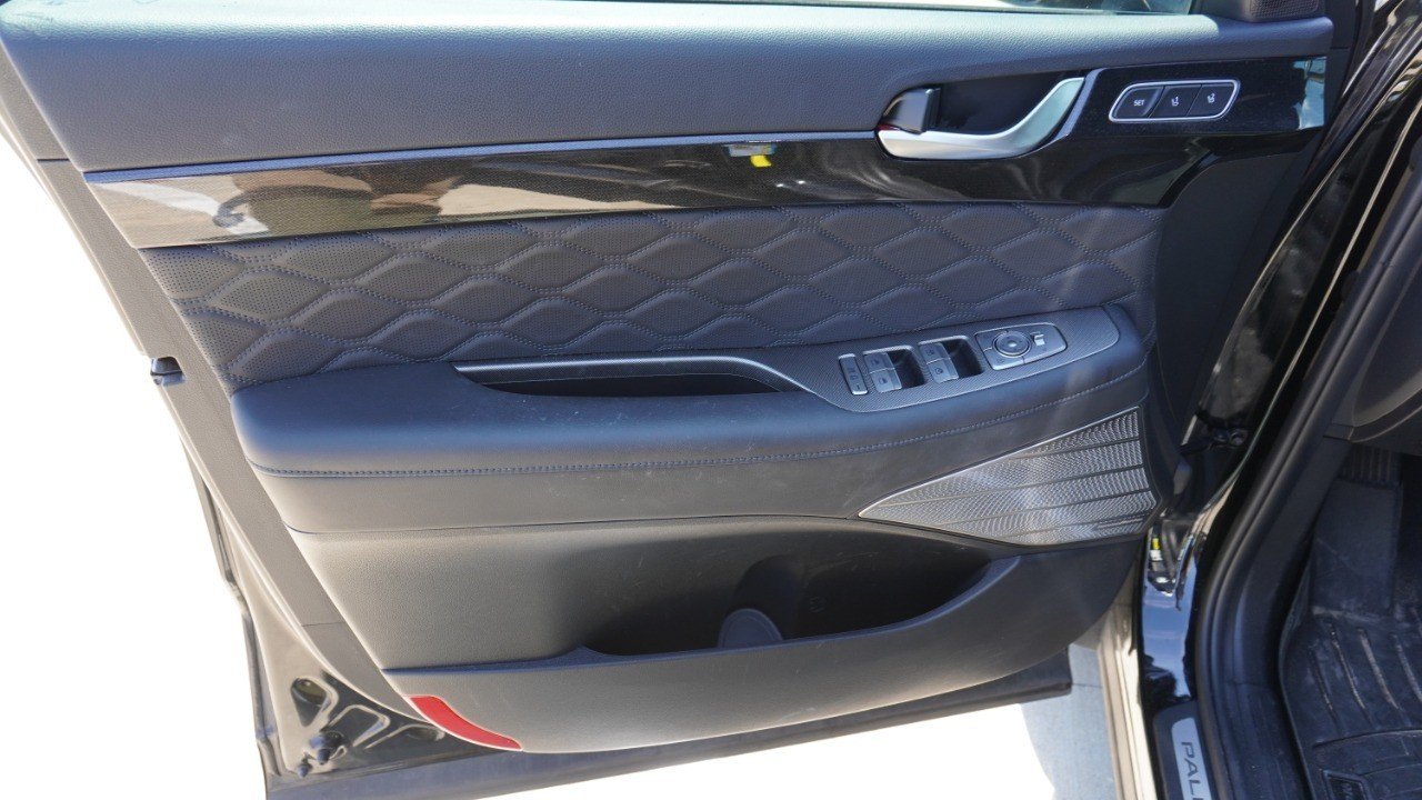 Used 2021 Black Hyundai Calligraphy image 15