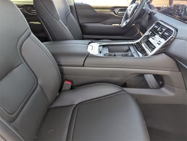 2026 Nissan Armada SV - Photo 13