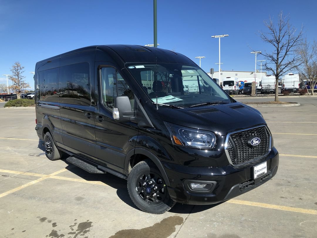 New 2026 Agate Black Metallic Ford XLT image 5