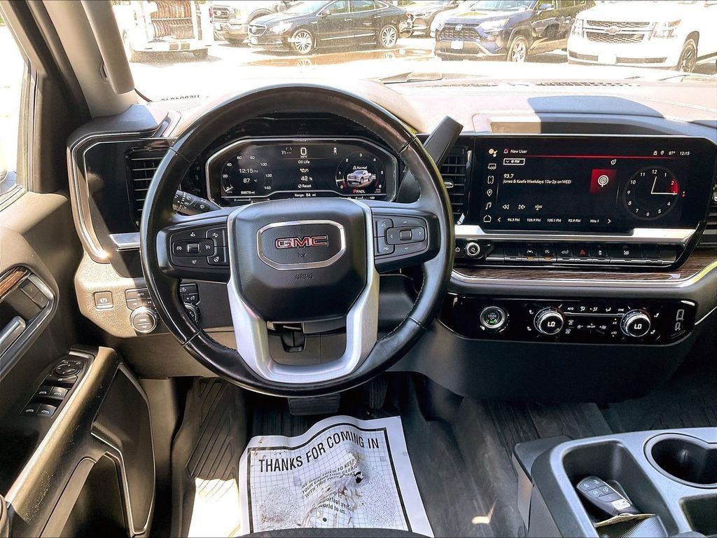 Used 2023 White GMC Elevation image 17