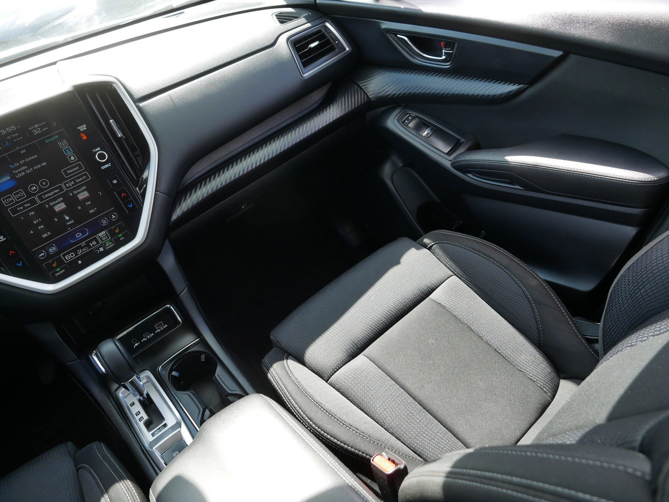 Used 2025 Crystal White Pearl Subaru Premium image 11