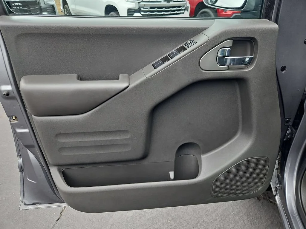 Used 2018 Gray Nissan PRO-4X image 10