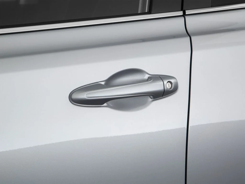 Used 2018 Silver Toyota LE image 52
