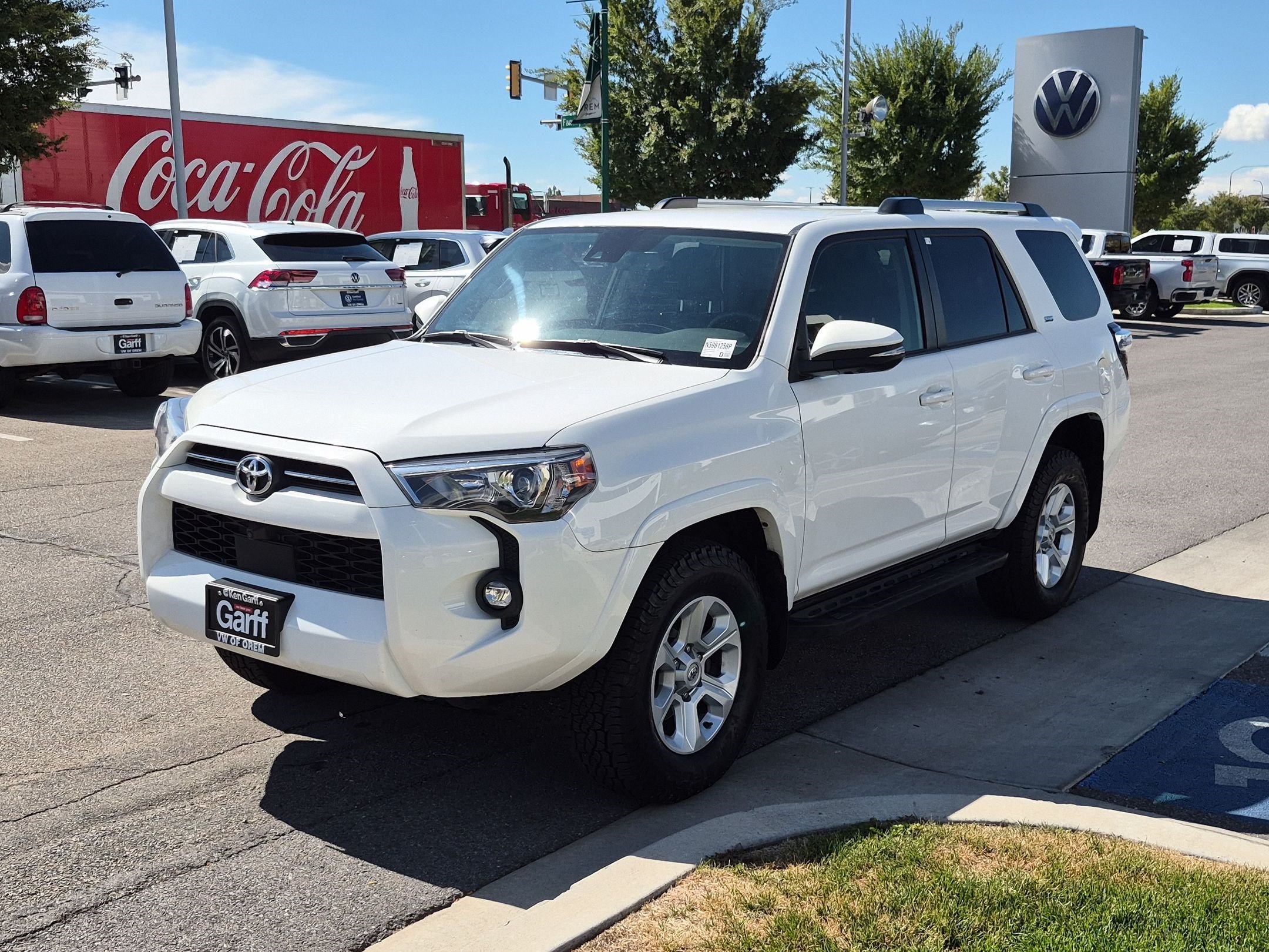 Used 2022 White Toyota SR5 Premium image 7