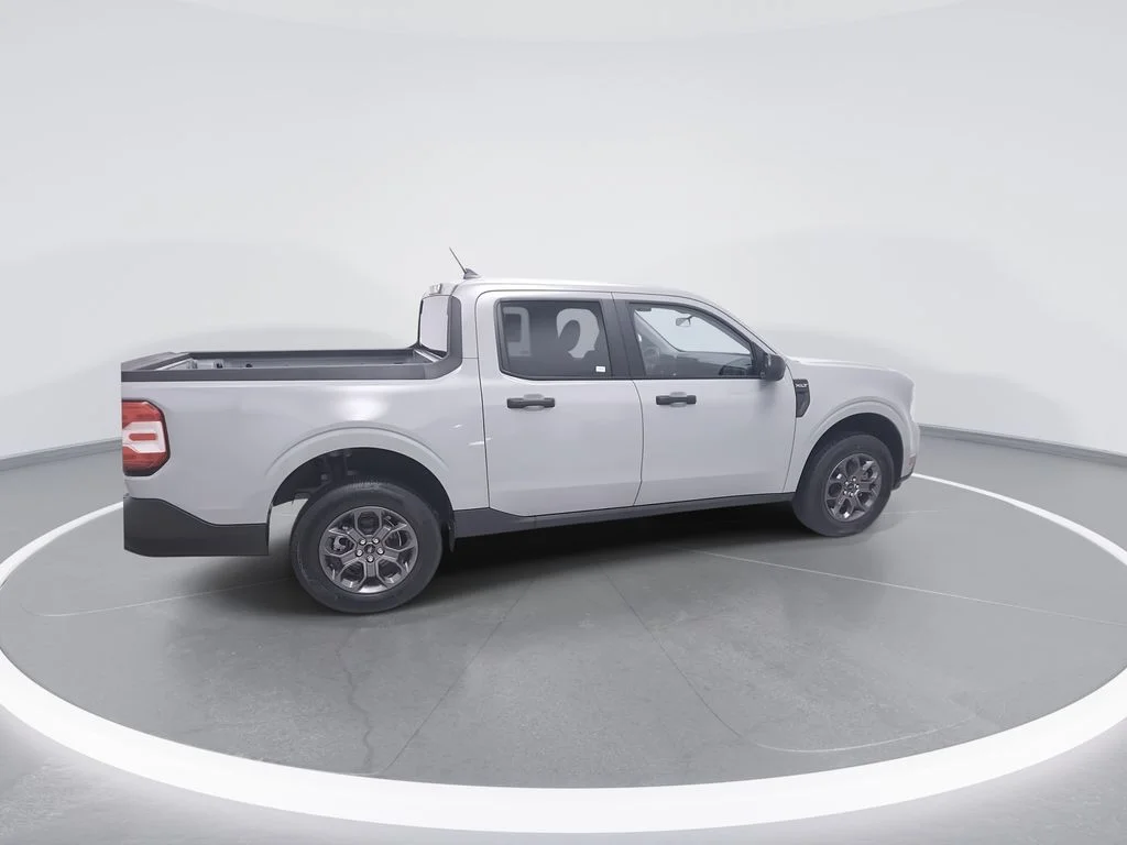 Used 2024 Green Ford XLT image 7