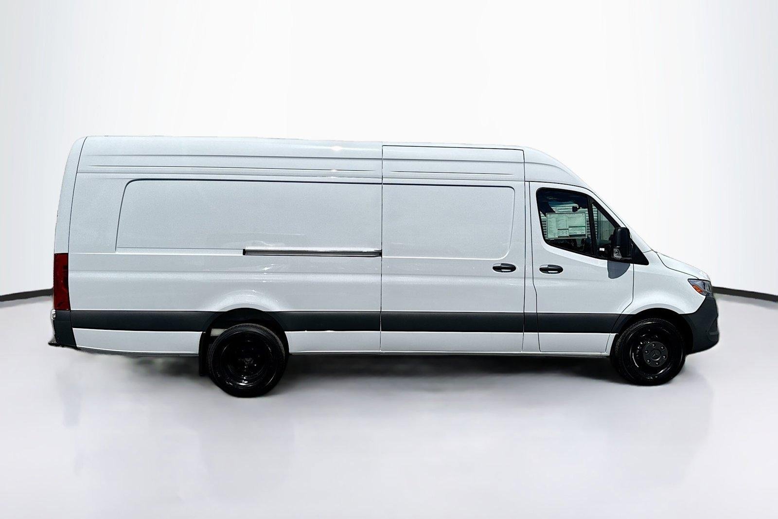 New 2026 Arctic White Mercedes-Benz  image 4