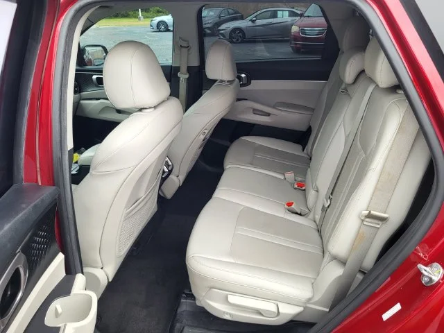 Used 2023 Red Kia S image 13
