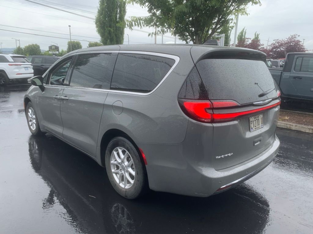 Used 2023 Ceramic Gray Clearcoat Chrysler Touring L image 2