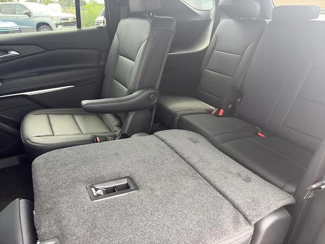 2027 Chevrolet Traverse LT - Photo 14