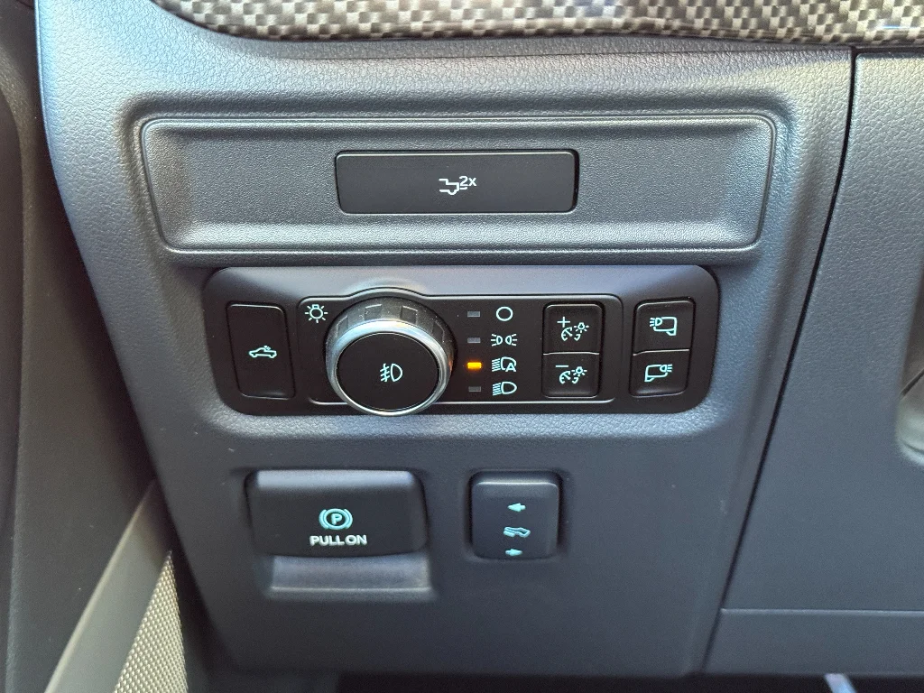 New 2026 Oxford White Ford Lariat® image 28