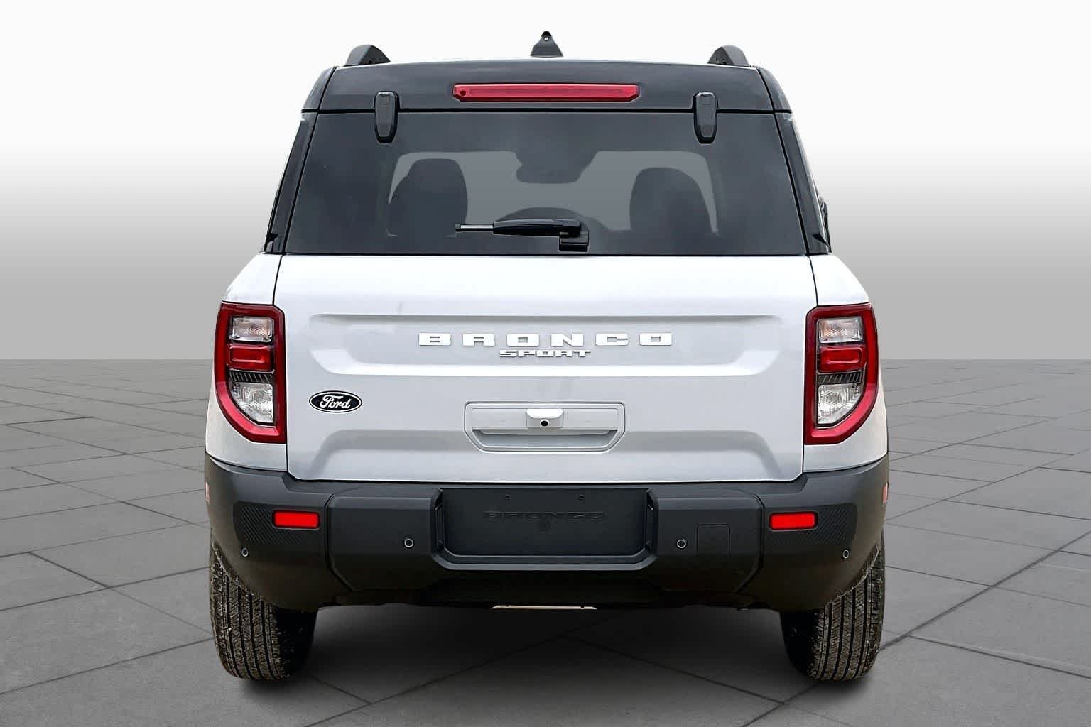 New 2026 Space White Metallic Ford Outer Banks® image 4