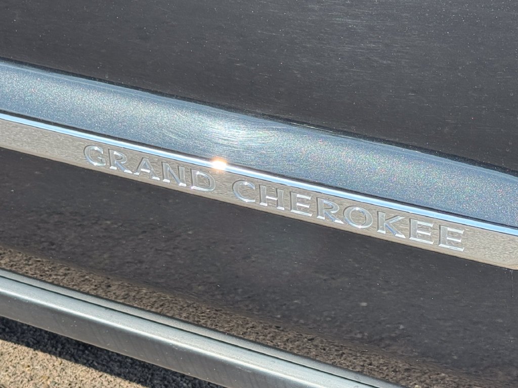 Used 2015 Black Jeep Limited image 18
