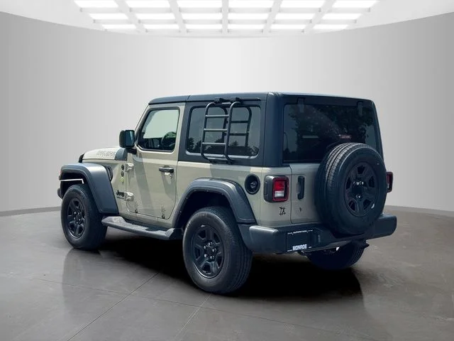 Certified Used 2022  Jeep Sport image 5