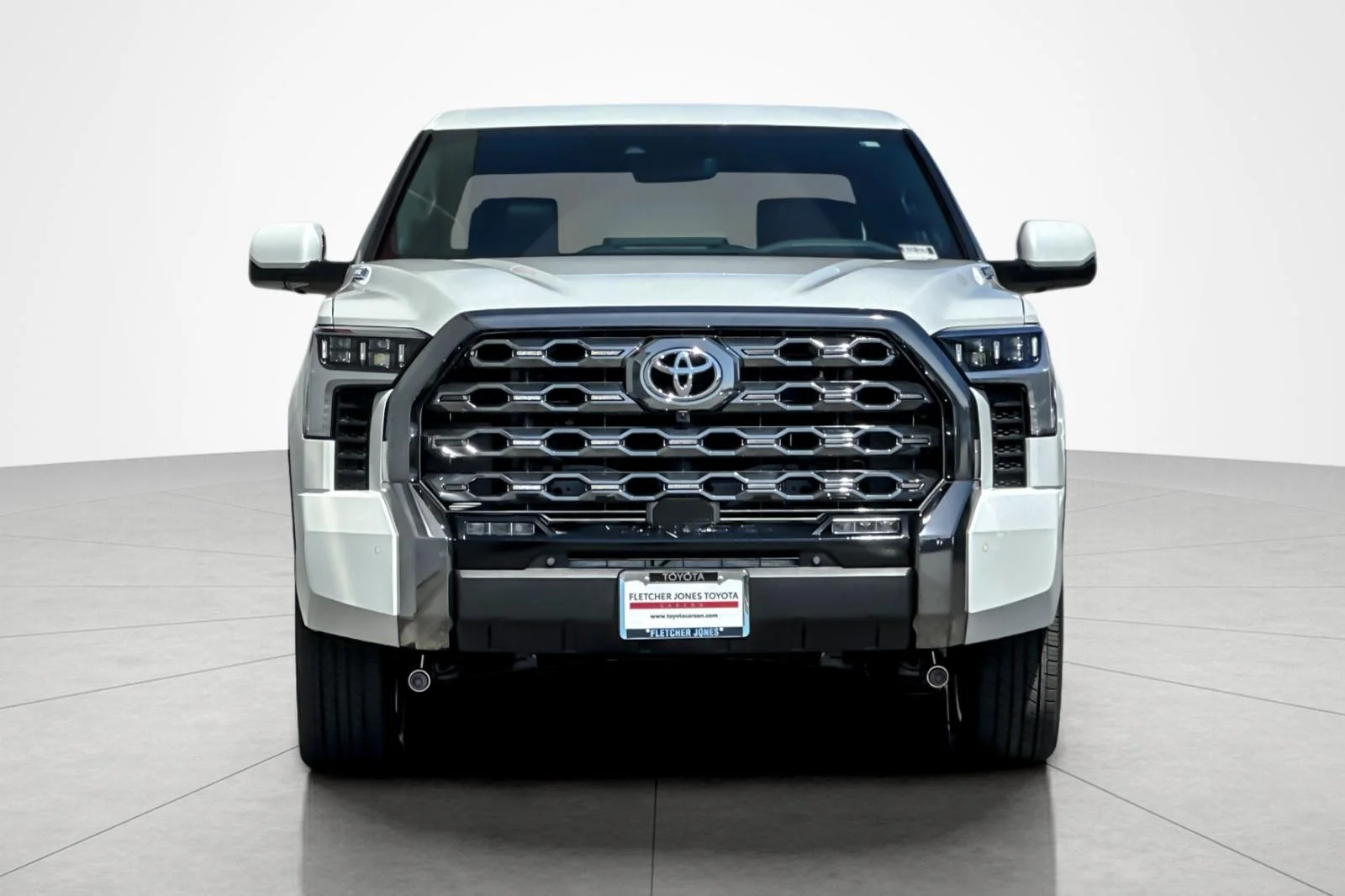 New 2026 Wind Chill Pearl <sup>1</sup> Toyota Tundra Platinum image 8