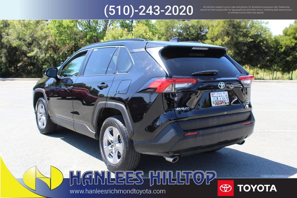 2025 Toyota RAV4 XLE - Photo 9