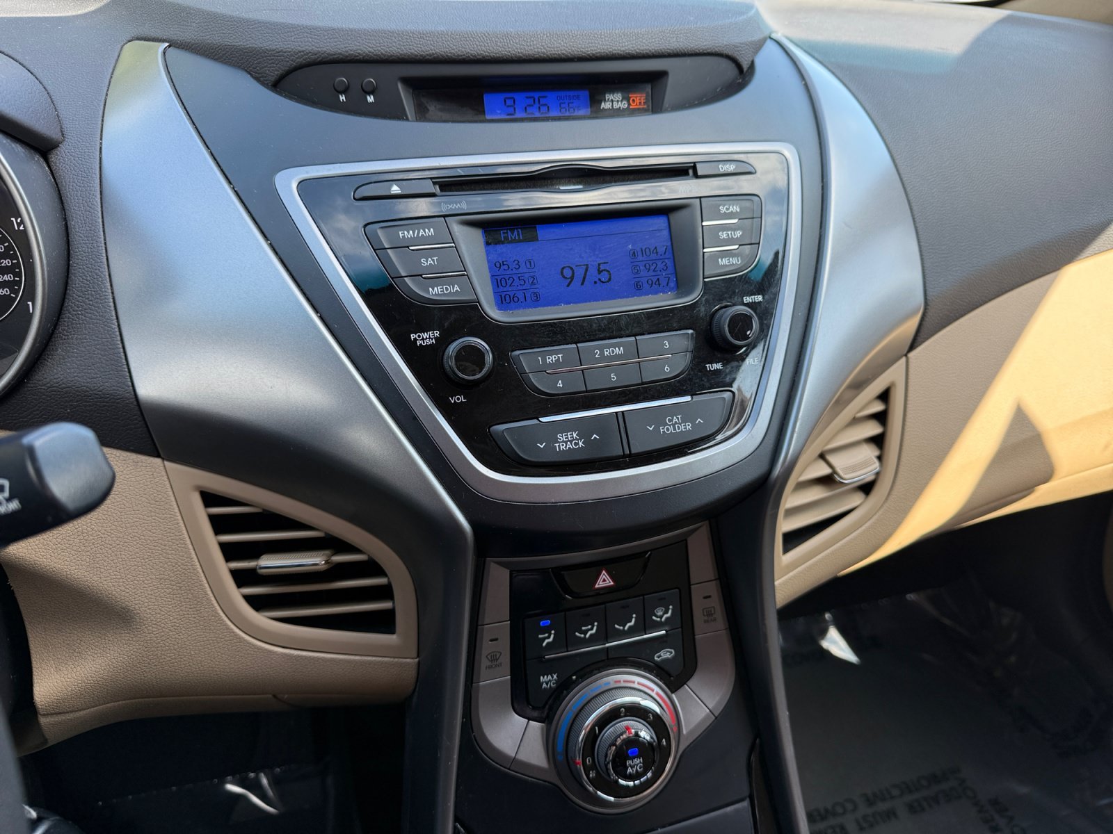 Used 2013 Bronze Hyundai GLS image 12