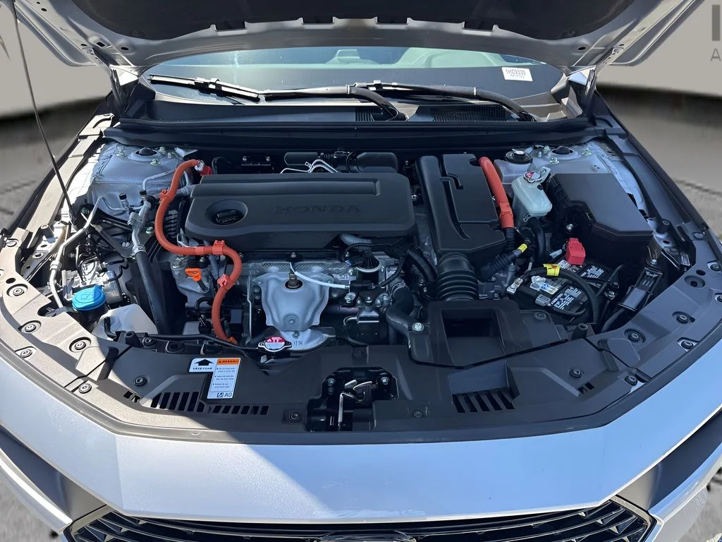 Used 2025 Silver Honda Sport-L image 31