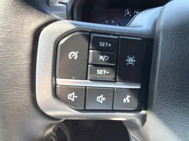 Used 2025 Gray Ford XLT image 27