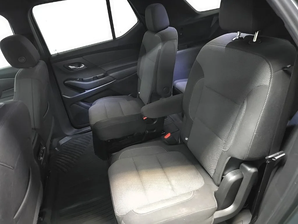 Used 2023 Green Chevrolet LT image 31