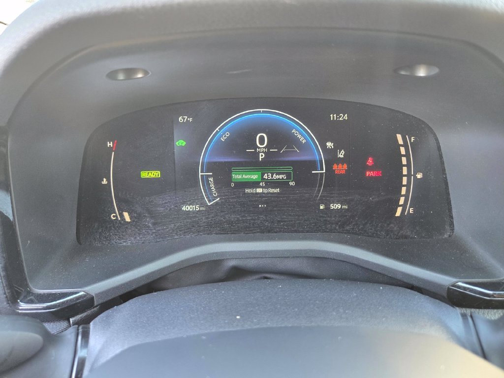 Used 2025 White Toyota LE image 18