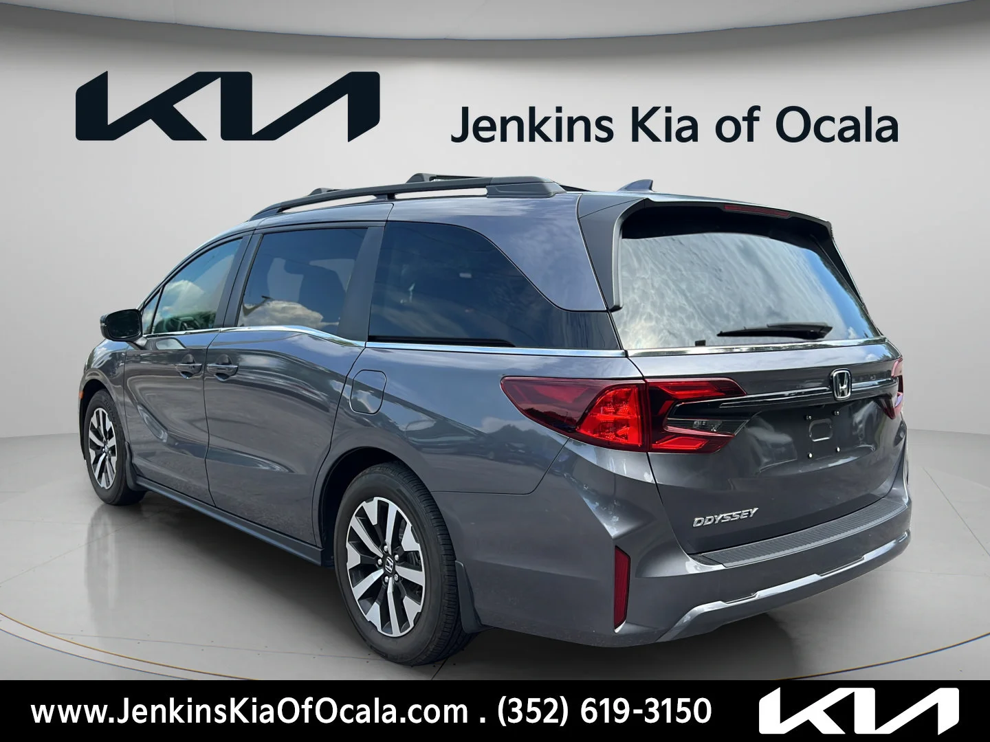 Used 2025 Gray Honda EX-L image 5
