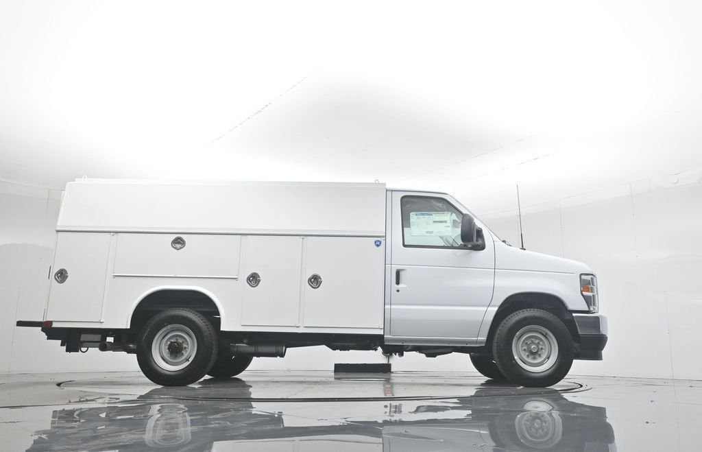 New 2026 Oxford White Ford Base image 81
