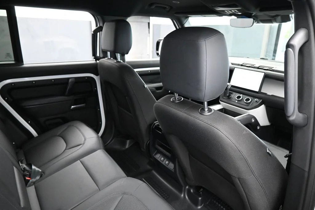 Used 2025 White Land Rover S image 56