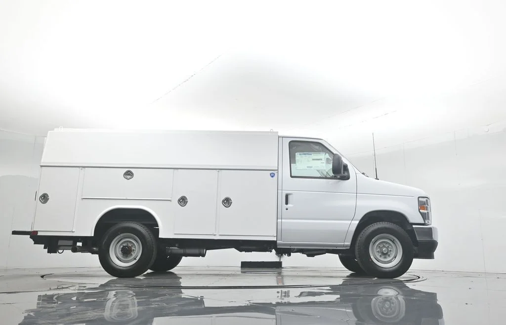 New 2026 White Ford Base image 82