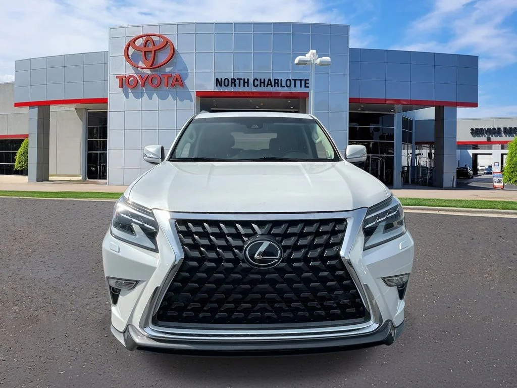 Used 2023 White Lexus 460 image 3
