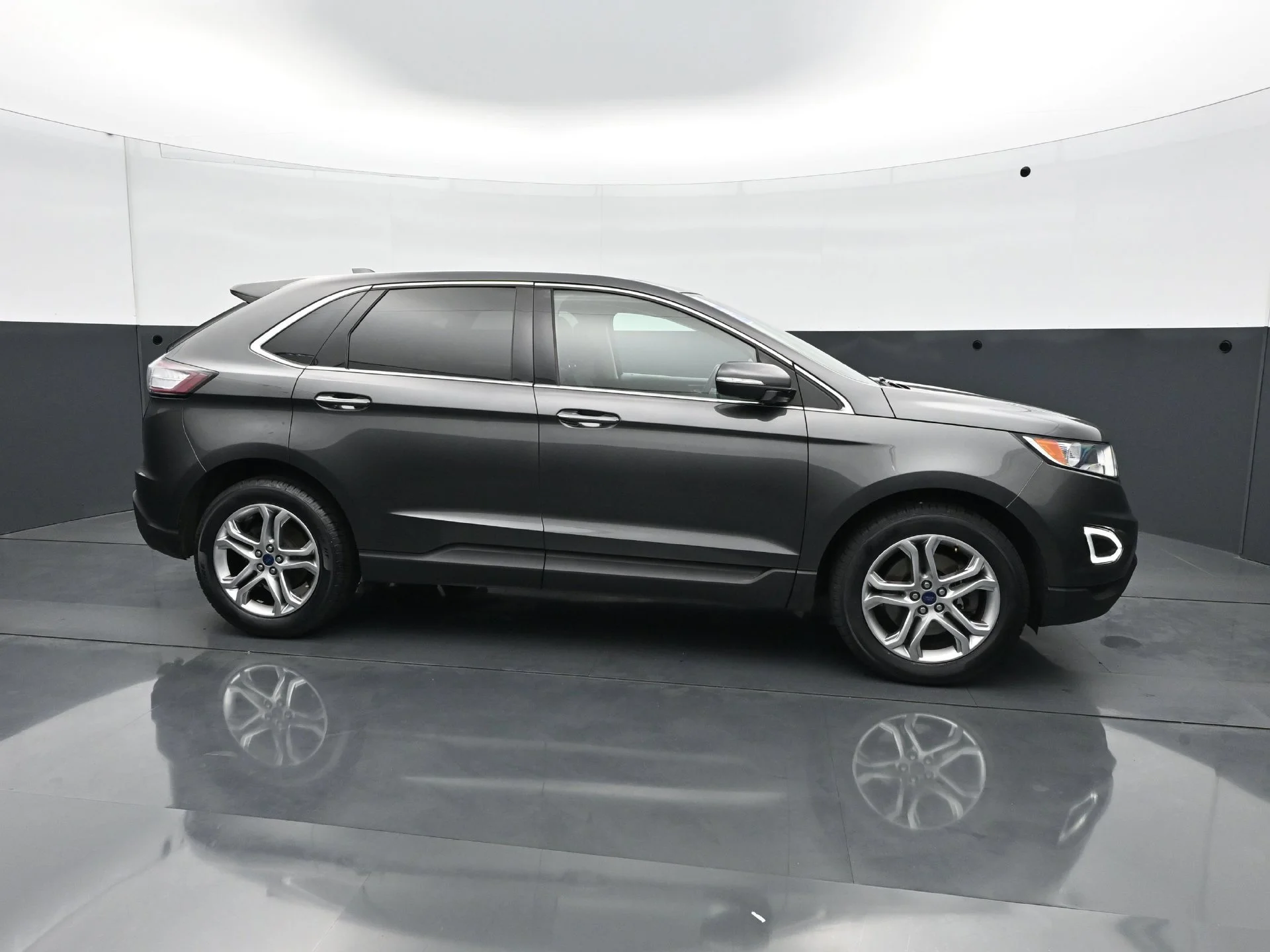 Used 2015  Ford 4D WAGON TITANIUM AWD image 9