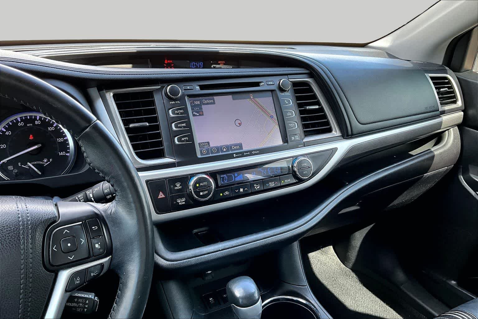 Used 2018 Blizzard Pearl Toyota SE image 10