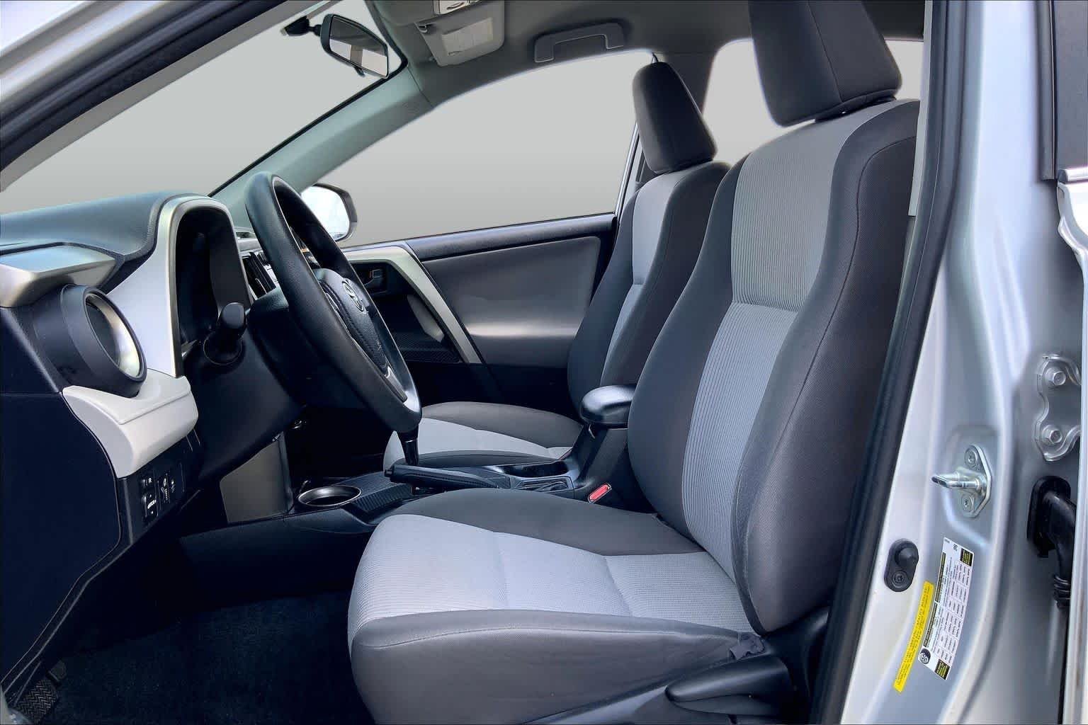 Used 2015 Classic Silver Metallic Toyota LE image 8