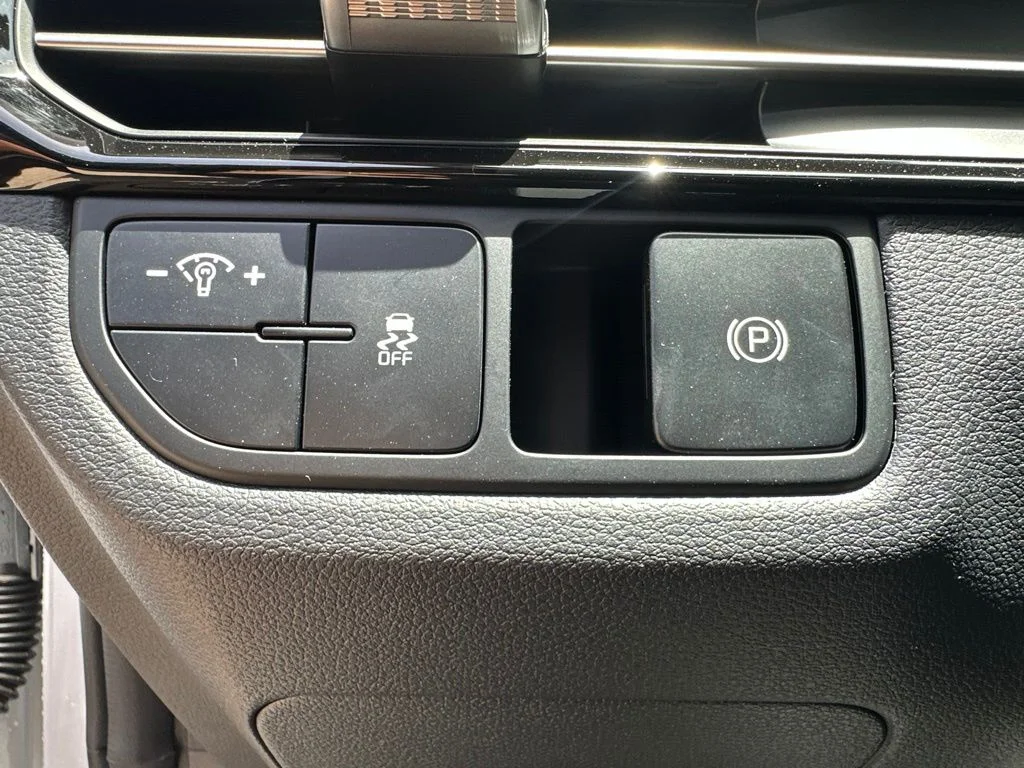 New 2026 White Kia LX image 9