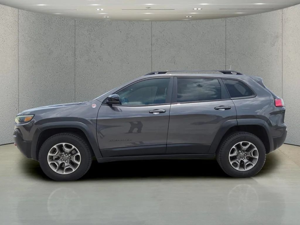 Used 2022 Granite Crystal Metallic Clearcoat Jeep Trailhawk image 9